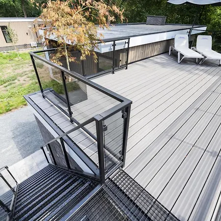 Hébergement de vacances Woodland With Heated Pool *