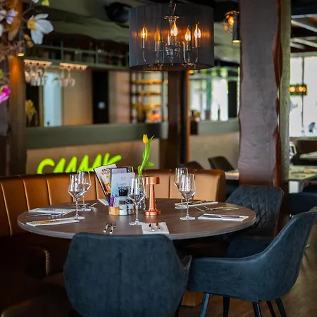 Woodland With Heated Pool * Hoenderloo