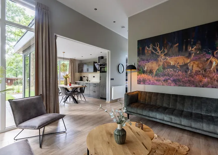 بيت للعطل Woodland With Heated Pool هونديرلو