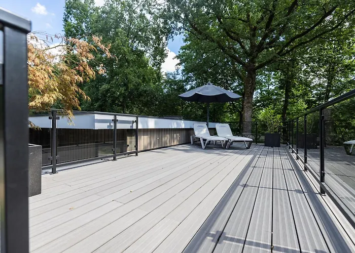 Woodland With Heated Pool *