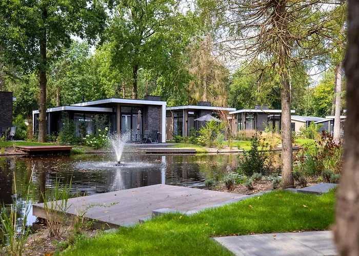 Woodland With Heated Pool بيت للعطل