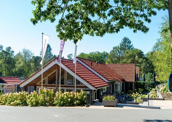 بيت للعطل Woodland With Heated Pool هونديرلو