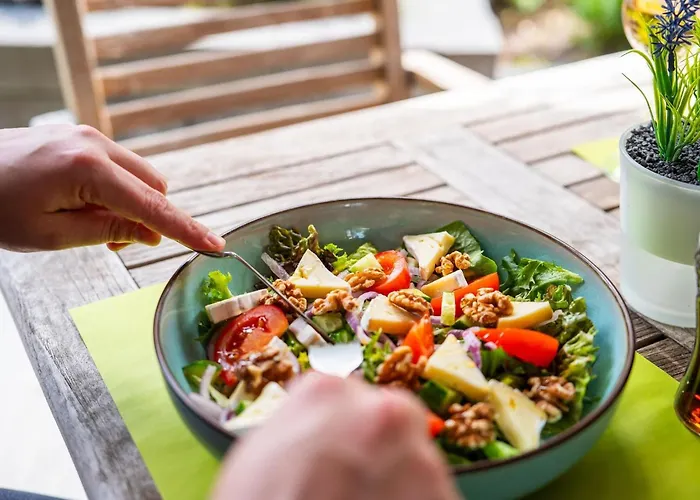 بيت للعطل Woodland With Heated Pool هونديرلو