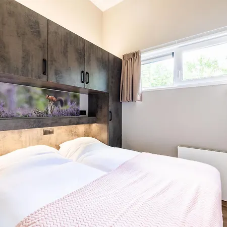 Woodland With Heated Pool Feriehus