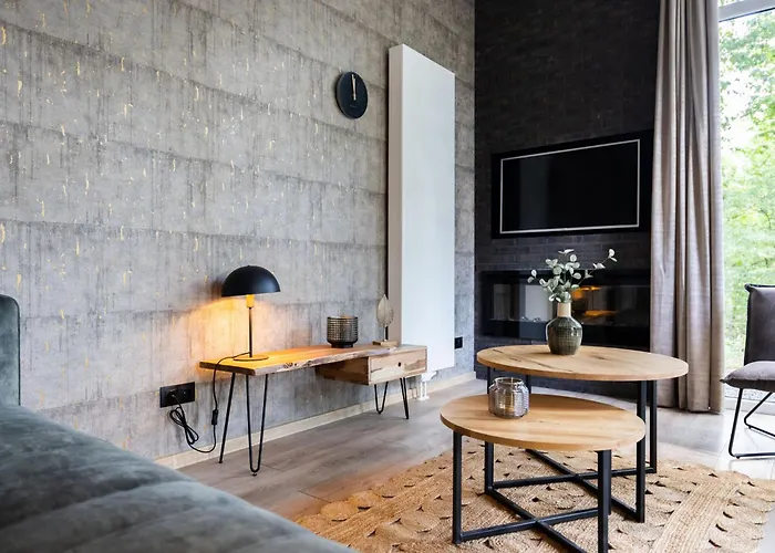 Woodland With Heated Pool